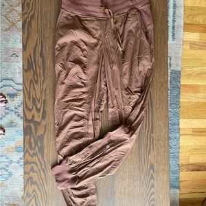 Lululemon Dance Jogger 6